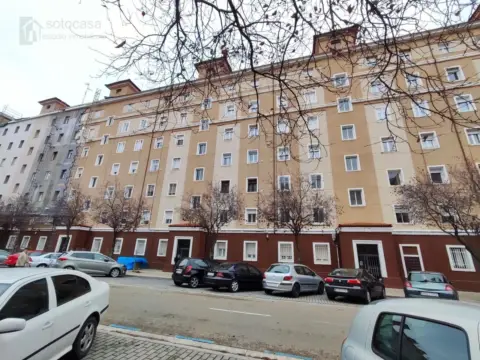 Piso en calle Emilia Pardo Bazán