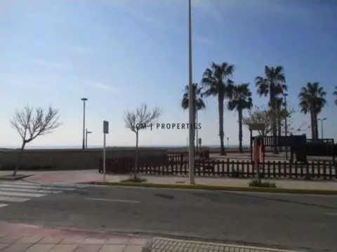 Casa adosada en calle Plaza de Lestany, 11