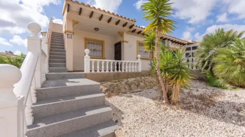 Chalet adosado en Orihuela Costa