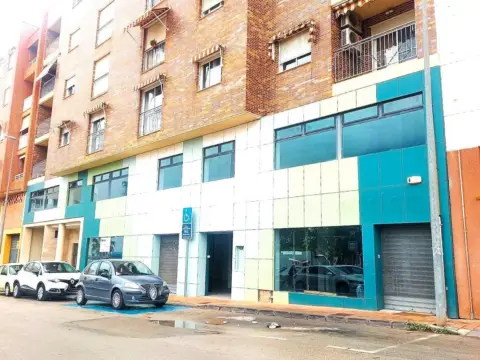 Local comercial en calle de Enrique Bernal Capel, 9