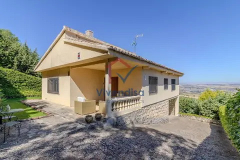 Chalet en calle Sauce