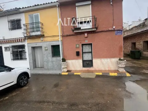 Casa adosada en calle Juan Martínez de Medina