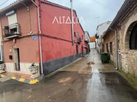 Casa adosada en calle Juan Martínez de Medina