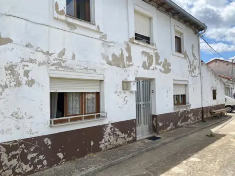 Casa en calle Ferrocarril, 8