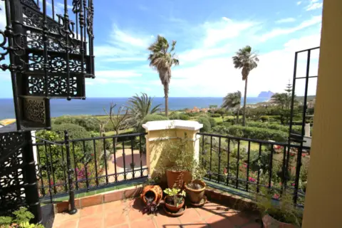 Casa – La Línea de la Concepción
