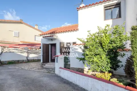 Casa adosada en Carrer de l'Argentera, 9