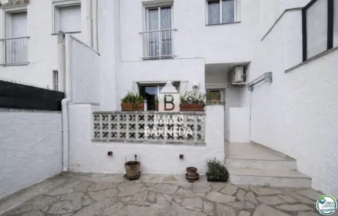 Chalet en Passatge Biblos, 3