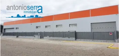 Nave industrial en calle del Mosaico