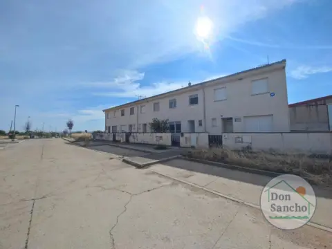 Casa adosada en Pozaldez