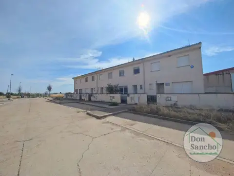 Casa adosada en Pozaldez