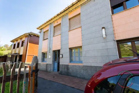 Casa en calle Barrio Prunadiella, nº 12