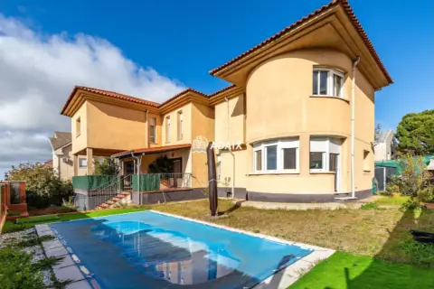 Chalet en calle C