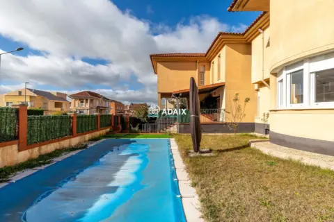 Chalet en calle C