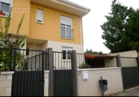 Casa adosada en Fuensaldaña