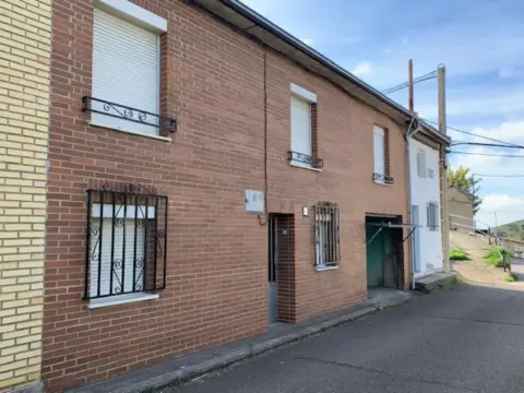 Casa en Avenida Castilla y León, 23