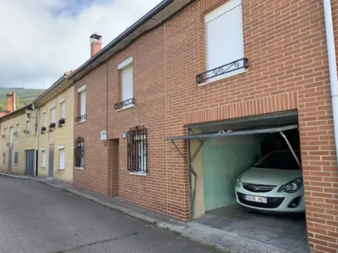 Casa en Avenida Castilla y León, 23