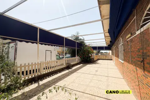 Local comercial en calle de la Parra