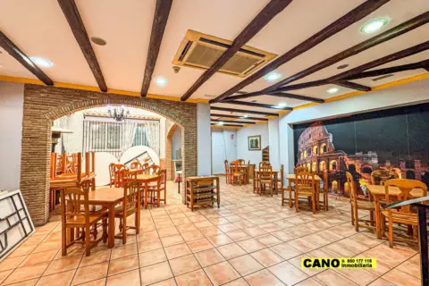 Local comercial en calle de la Parra