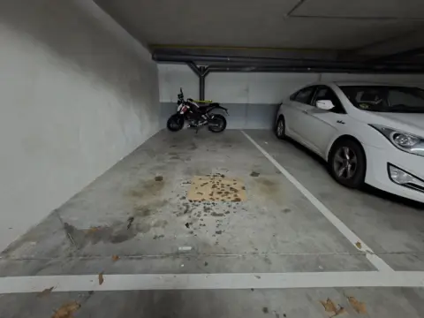 Garaje en calle de Emilia Pardo Bazán