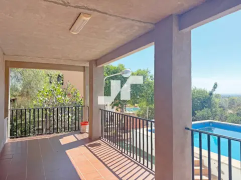 Chalet en Artesa