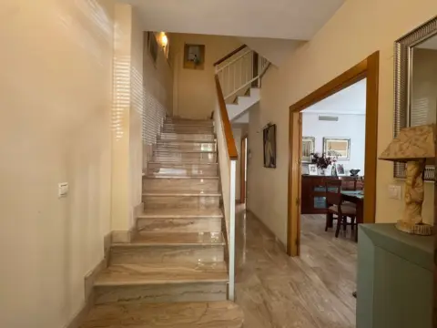 Casa pareada en Zona Universitaria