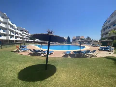 Apartamento en Urbanización El Hacho-La Duquesa Golf