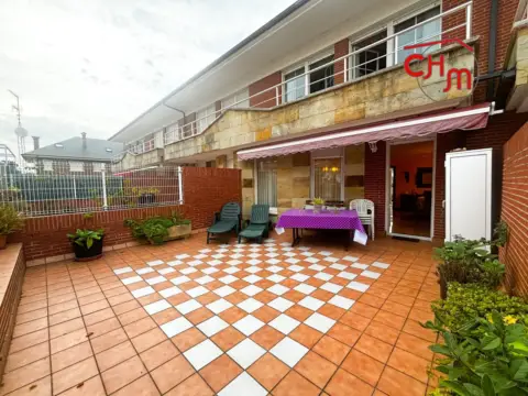 Casa en Avenida de los Derechos Humanos