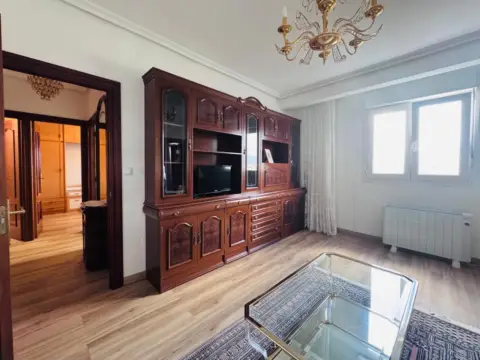 Piso en calle del Obispo Menéndez Luarca