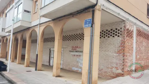 Local comercial en Plaza de Casimiro Vega, 1