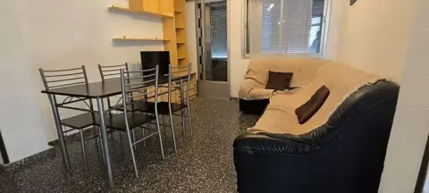 Piso en calle Tibónidas