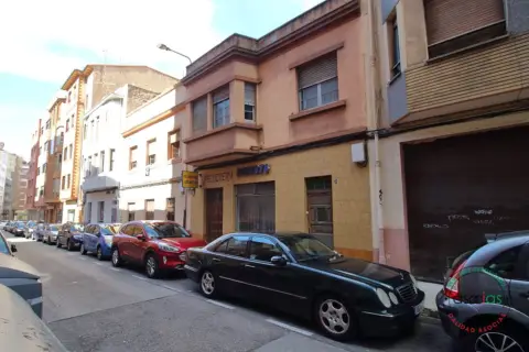 Casa en calle del Profesor Miguel Ángel González Muñiz