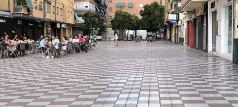 Local comercial en calle Reina Mora, 4