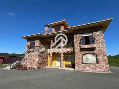Chalet en calle de la Peña