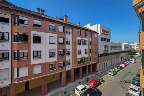 Piso en Avenida de Moreda, 16