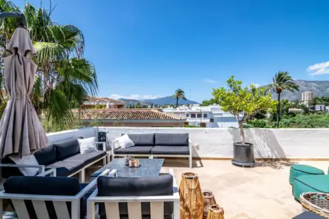 Ático en Nueva Andalucía-Centro