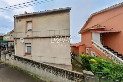 Casa en calle de Luis Gómez Cagigas, 9