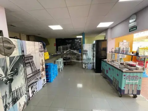 Local comercial en calle Baderna, nº 3