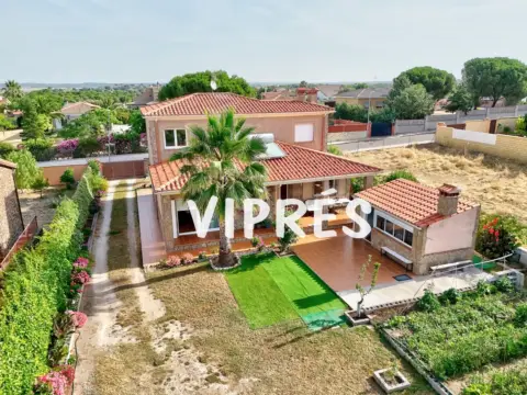 Finca rústica en Urbanización Las Arenas