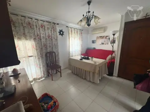 Piso en Bda del Rocio