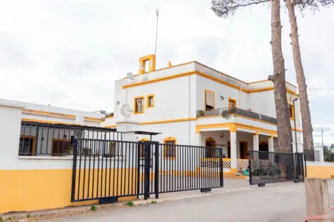 Chalet en calle Diseminados (P-35)