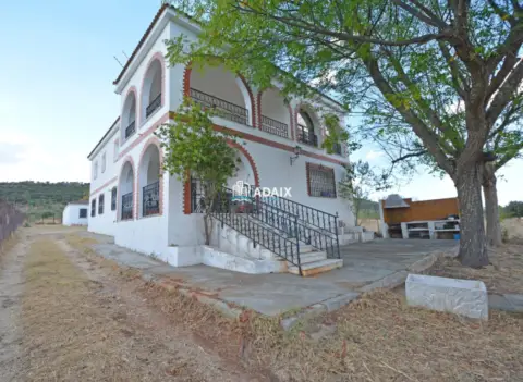 Chalet en Sierra de Fuentes