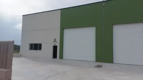 Nave industrial en calle de los Prados