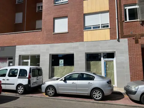 Local comercial en calle Daniel Moyano