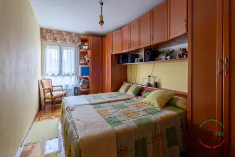 Piso en calle Ramón y Cajal, 27