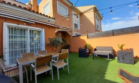 Casa en Alquiler de 1 Febrero A 30 Junio