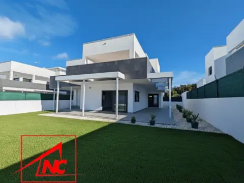 Casa pareada en Martin Miguel