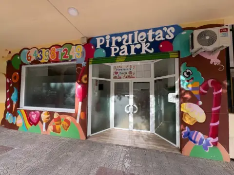 Local comercial en calle C/ Mefistóteles 8, 5P
