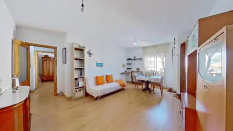 Piso en Zona Ronda de Poniente-Avenidas Salobreña-Enrique Martín Cuevas