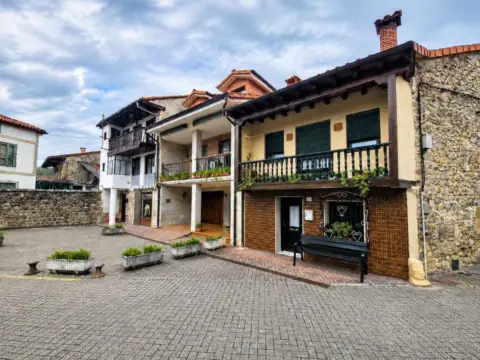 Casa en Barrio del Rivero, 37