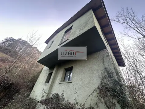 Casa en calle Lugar Perlin